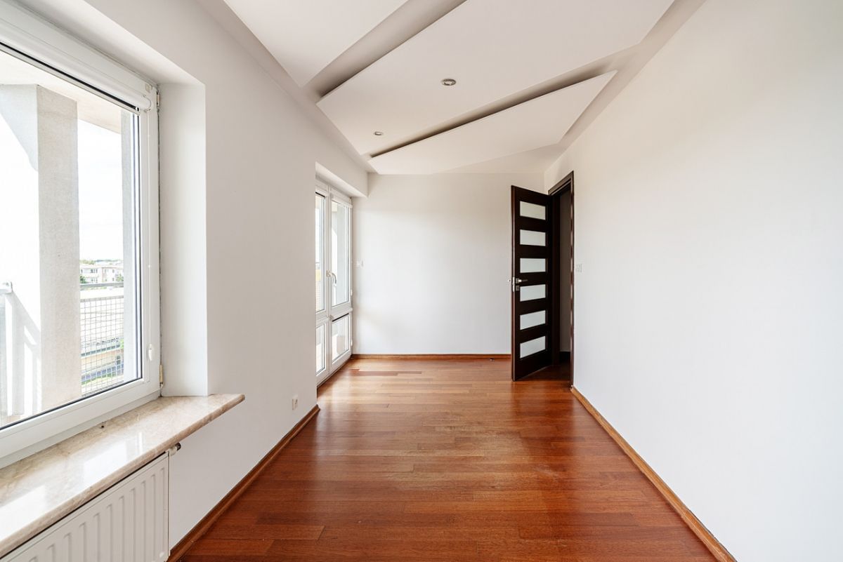 Mieszkanie 4 pokojowe na Sprzedaż