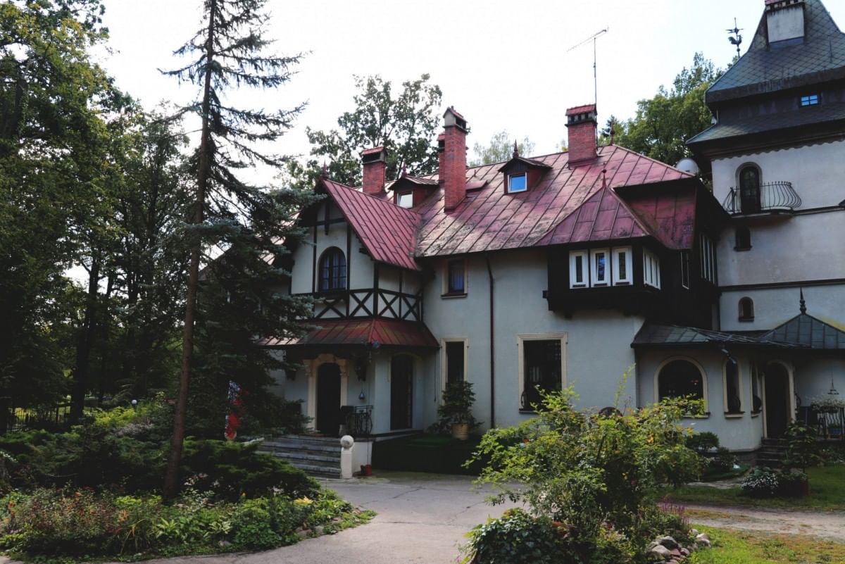 Dom 18 pokojowe na Sprzedaż