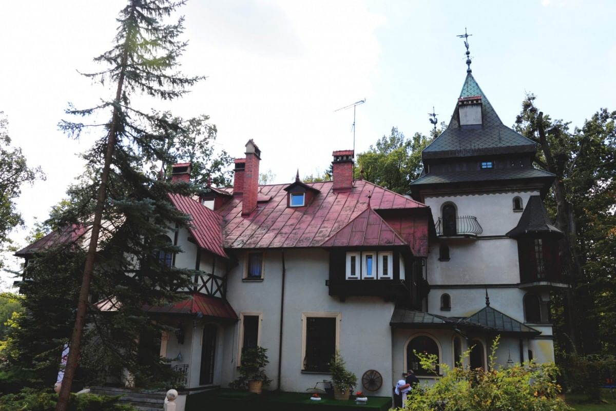 Dom 18 pokojowe na Sprzedaż