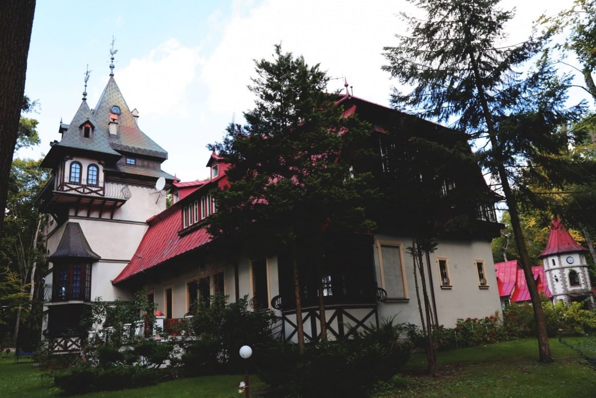 Dom 18 pokojowe na Sprzedaż