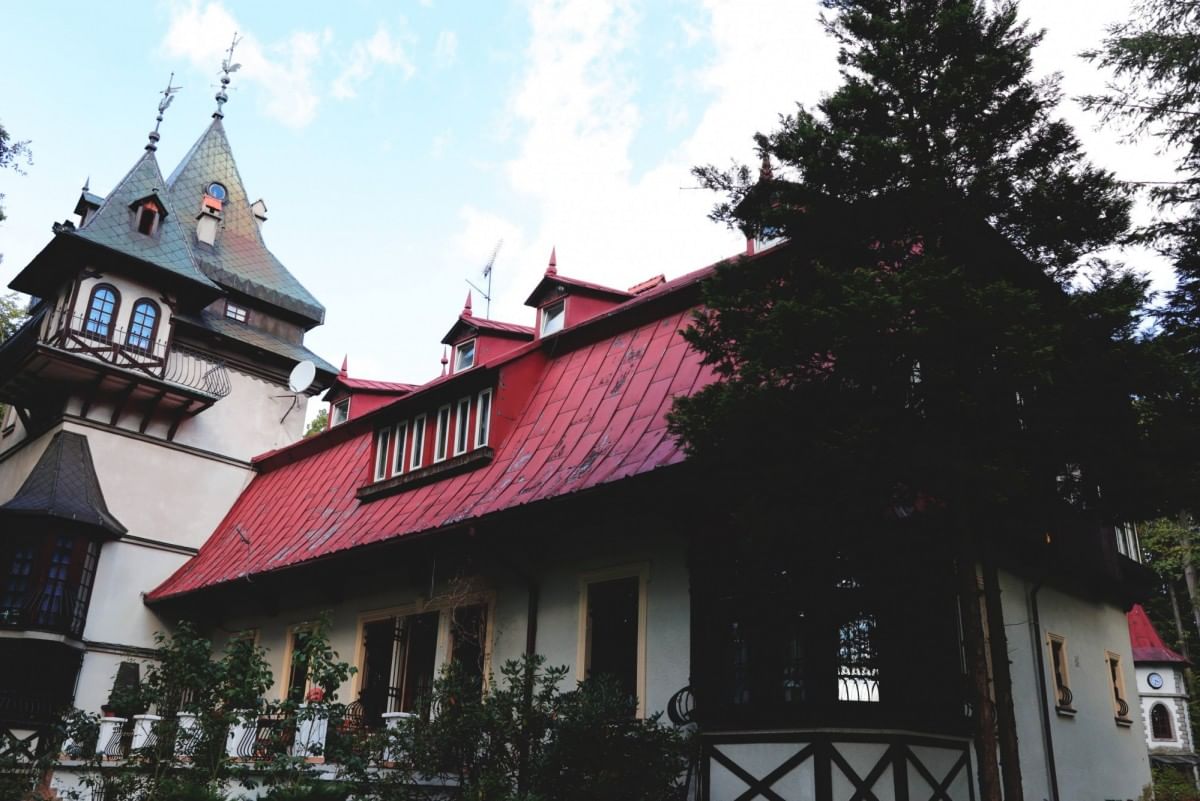 Dom 18 pokojowe na Sprzedaż