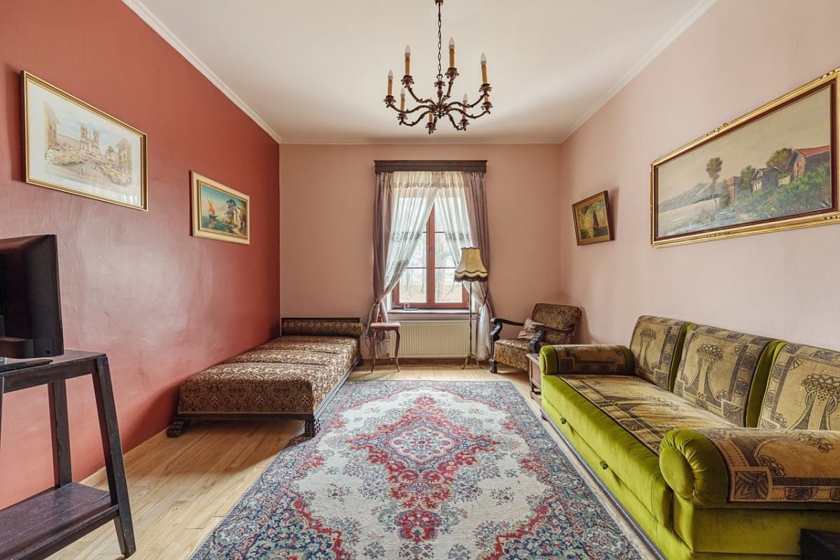 Dom 16 pokojowe na Sprzedaż