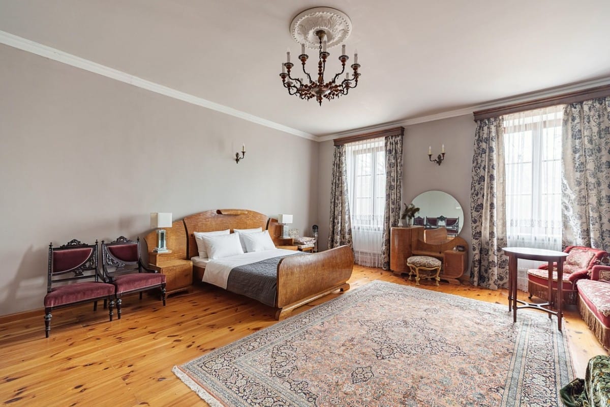 Dom 16 pokojowe na Sprzedaż