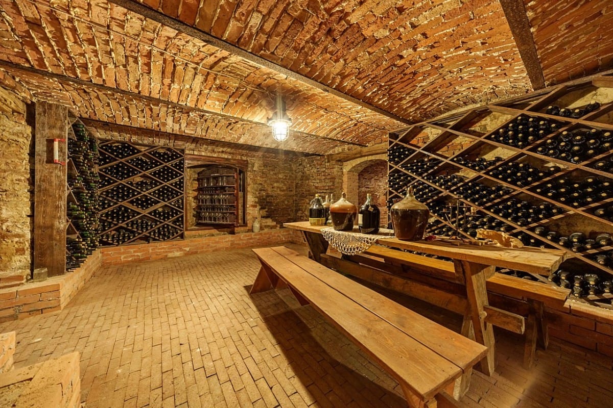 Dom 16 pokojowe na Sprzedaż