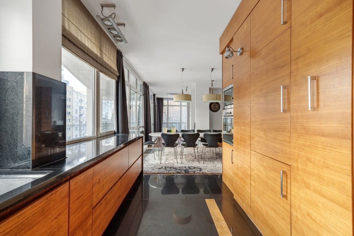 Mieszkanie 6 pokojowe na Sprzedaż