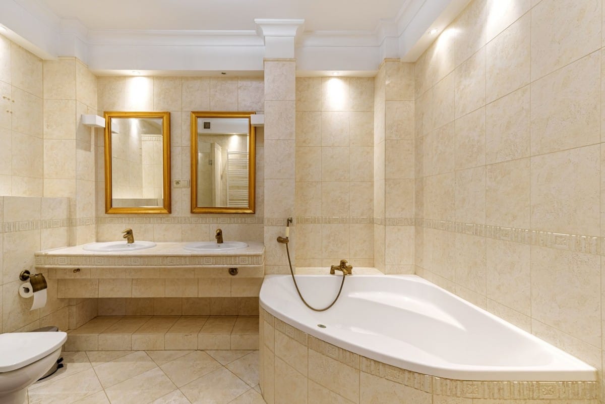 Mieszkanie 6 pokojowe na Sprzedaż