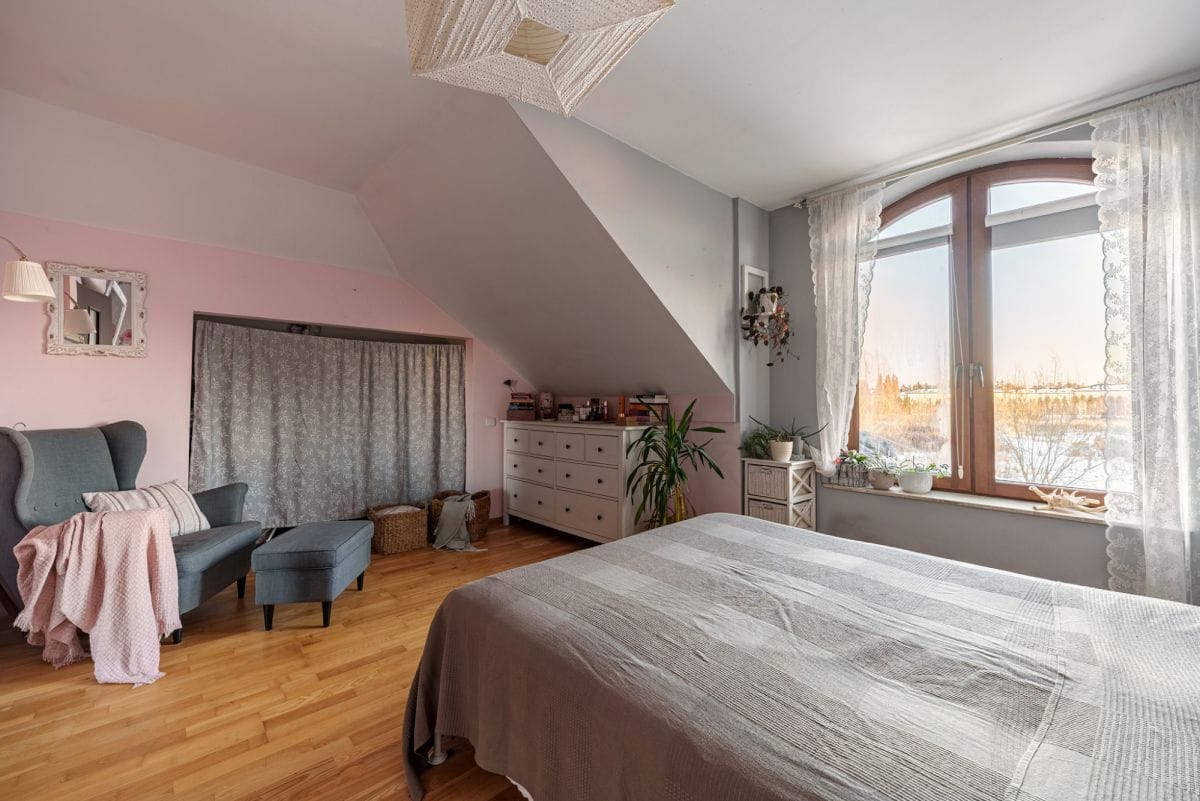 Dom 6 pokojowe na Sprzedaż