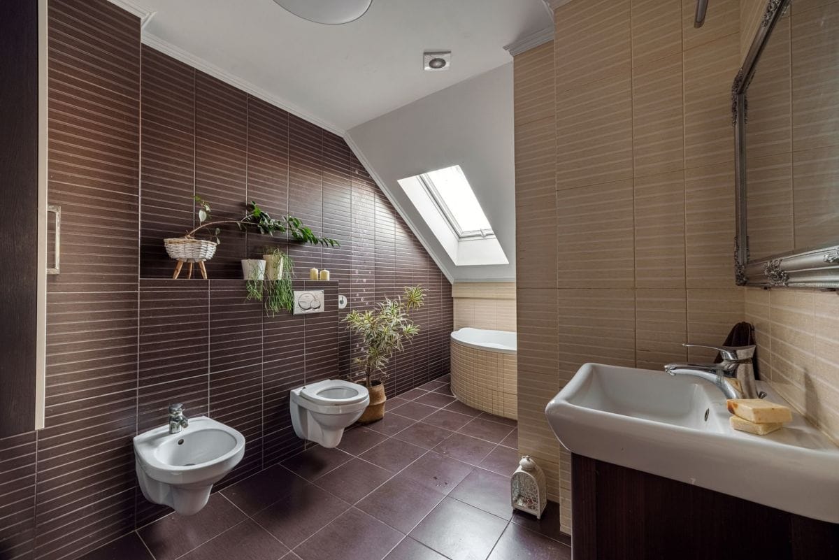 Dom 6 pokojowe na Sprzedaż