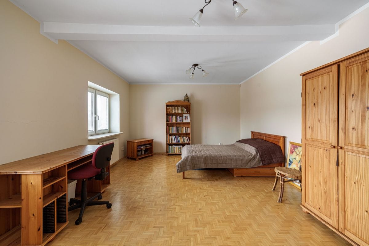 Dom 8 pokojowe na Sprzedaż