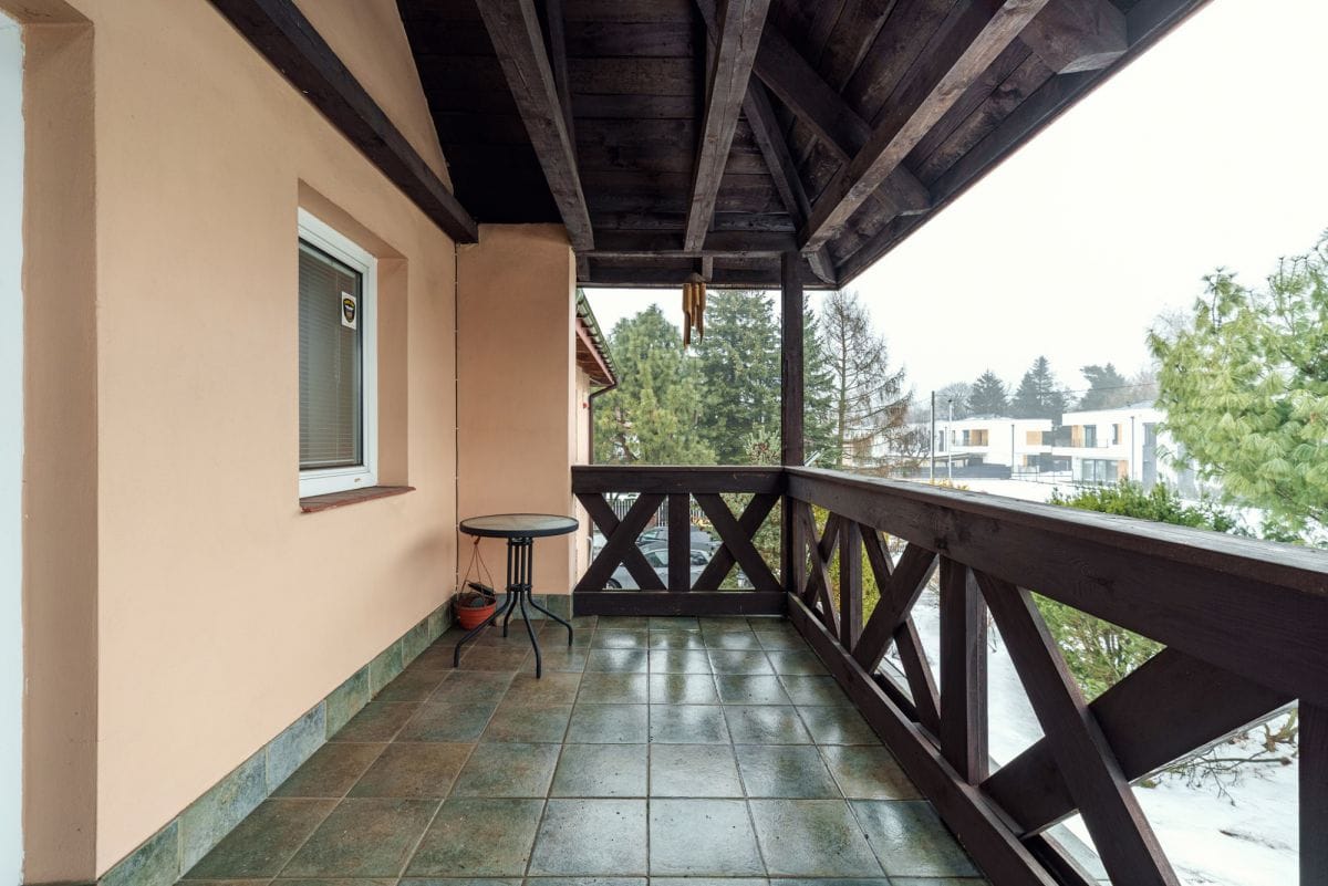 Dom 8 pokojowe na Sprzedaż