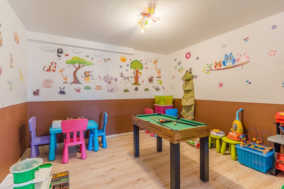 Dom 30 pokojowe na Sprzedaż