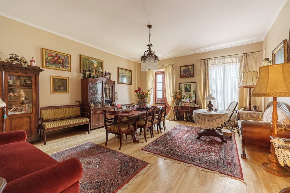 Dom 16 pokojowe na Sprzedaż