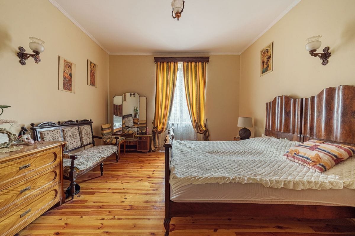 Dom 16 pokojowe na Sprzedaż