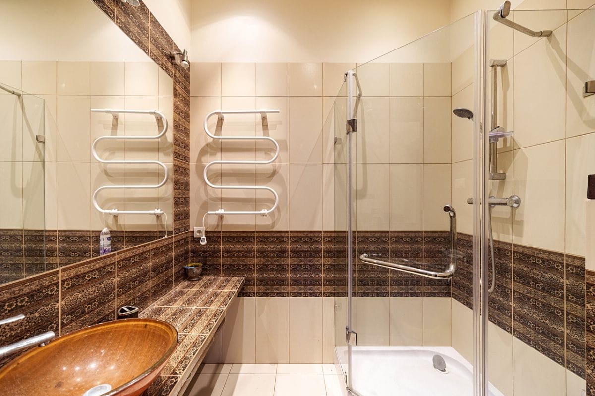 Dom 16 pokojowe na Sprzedaż