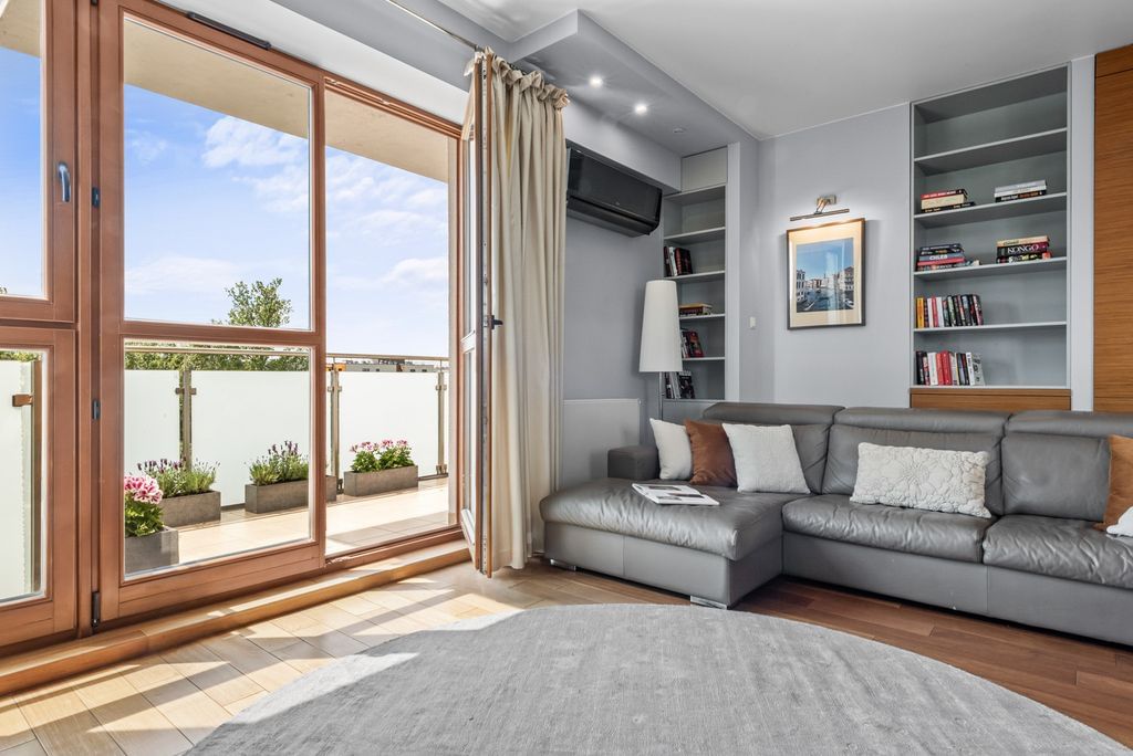 Mieszkanie 4 pokojowe na Sprzedaż