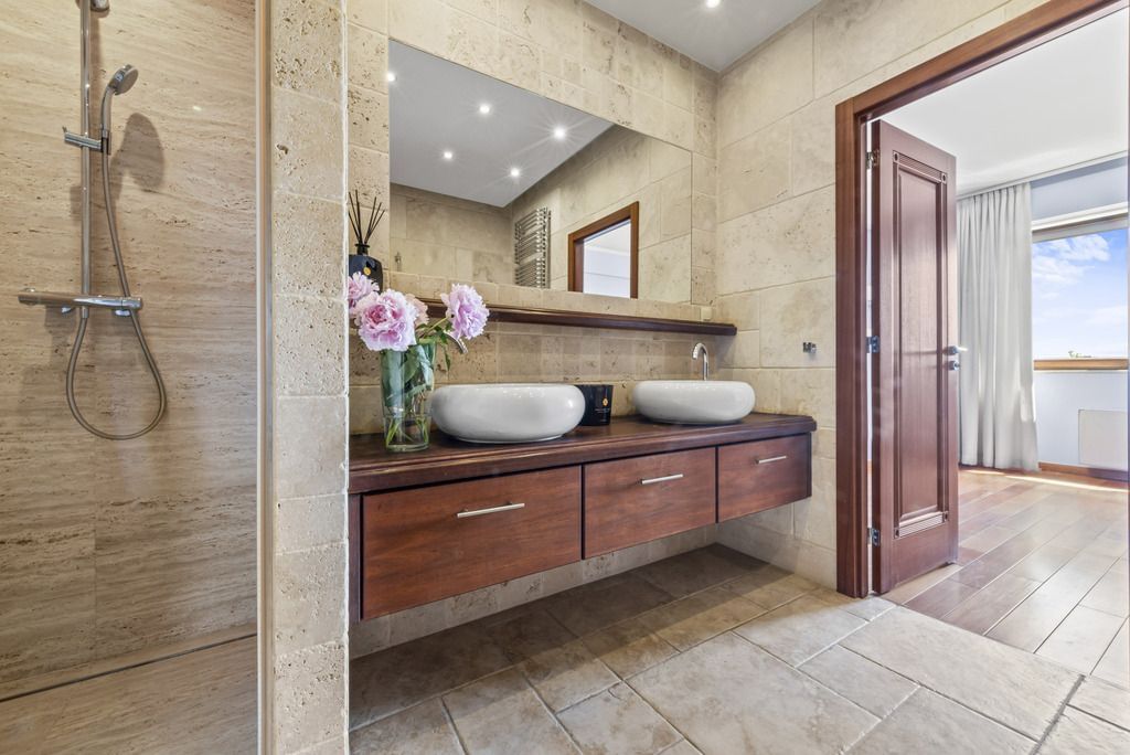 Mieszkanie 4 pokojowe na Sprzedaż