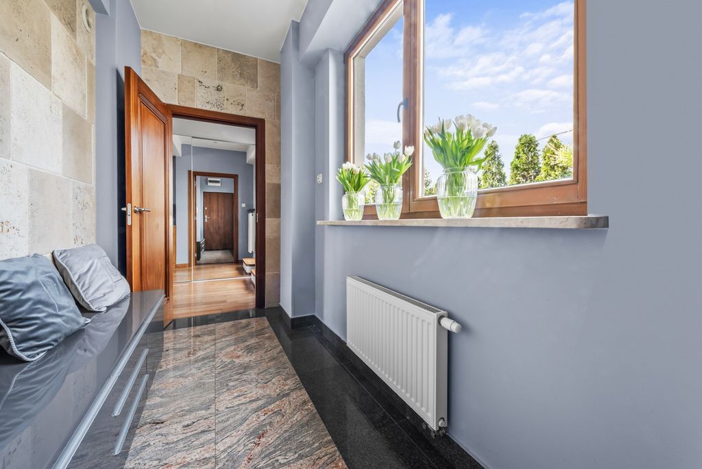 Mieszkanie 4 pokojowe na Sprzedaż