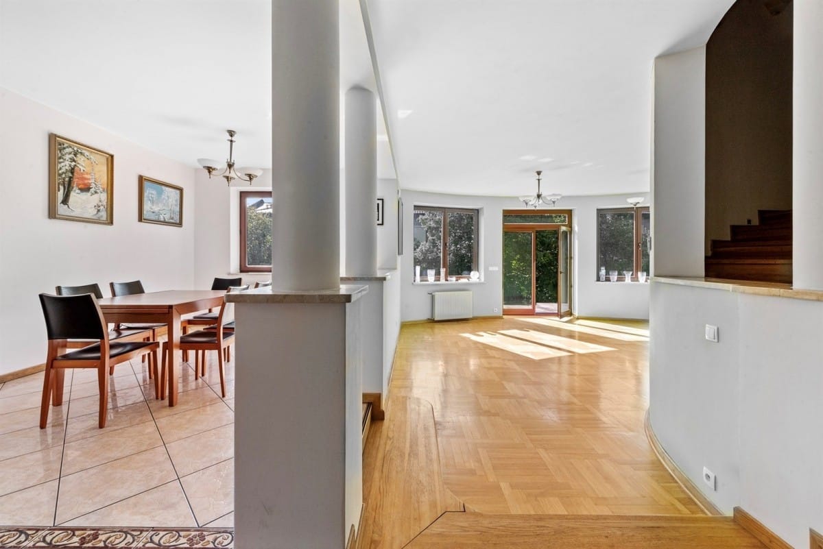 Dom 6 pokojowe na Sprzedaż