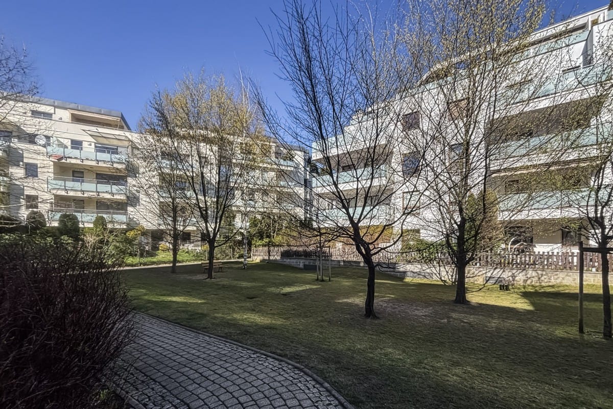 Mieszkanie 4 pokojowe na Sprzedaż