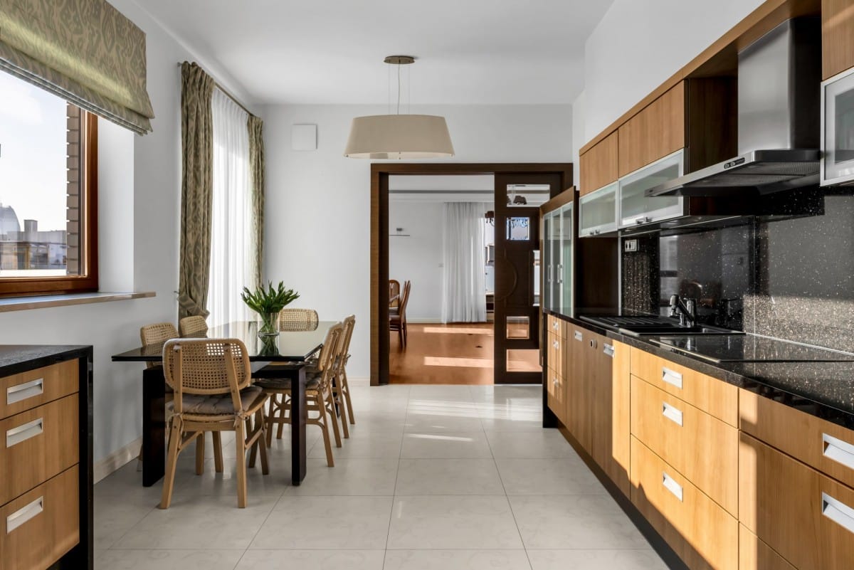 Mieszkanie 4 pokojowe na Sprzedaż