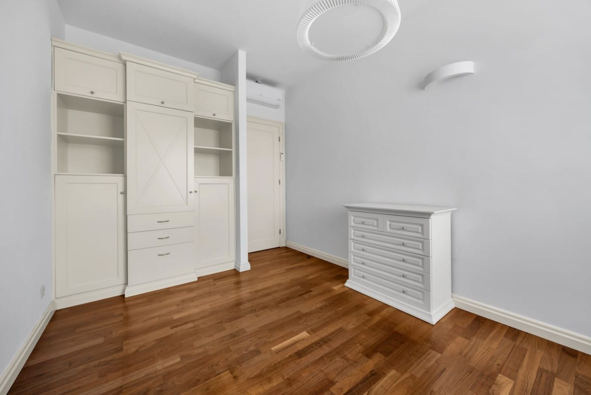 Mieszkanie 4 pokojowe na Sprzedaż