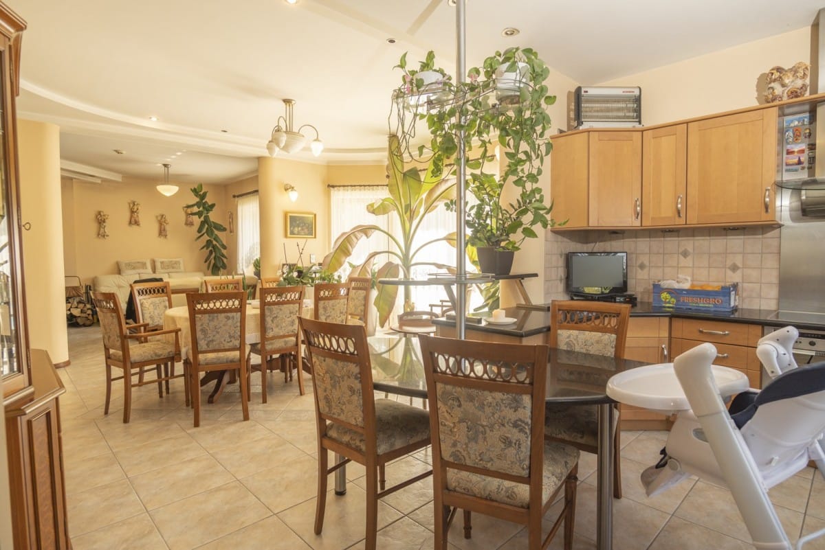 Dom  pokojowe na Sprzedaż