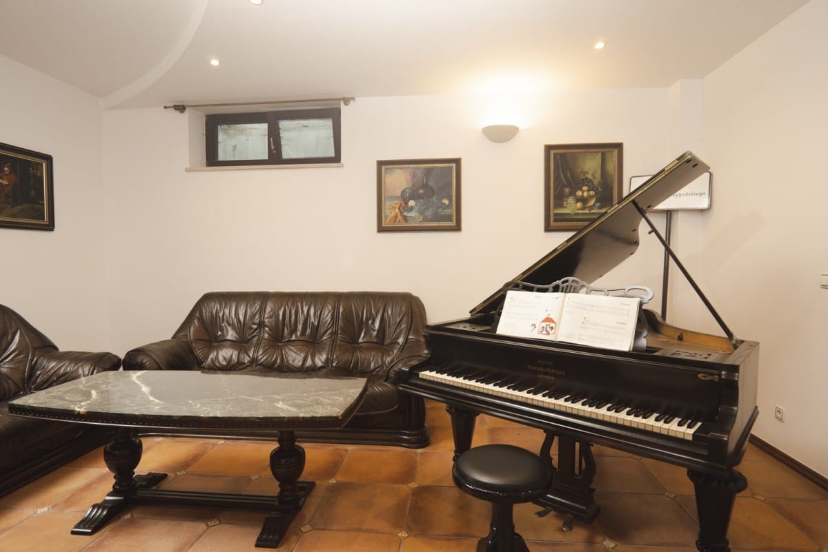 Dom  pokojowe na Sprzedaż