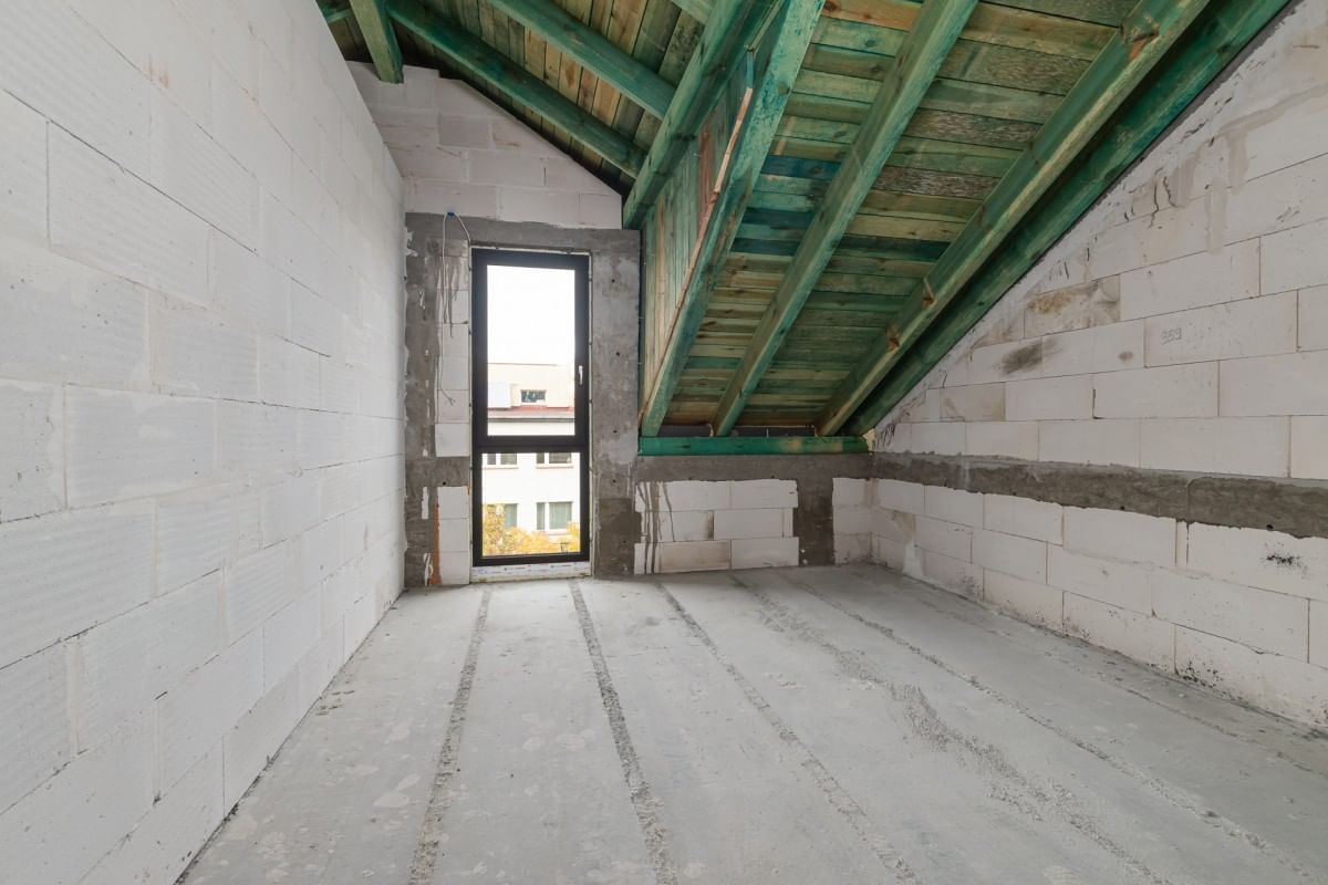 Dom 6 pokojowe na Sprzedaż