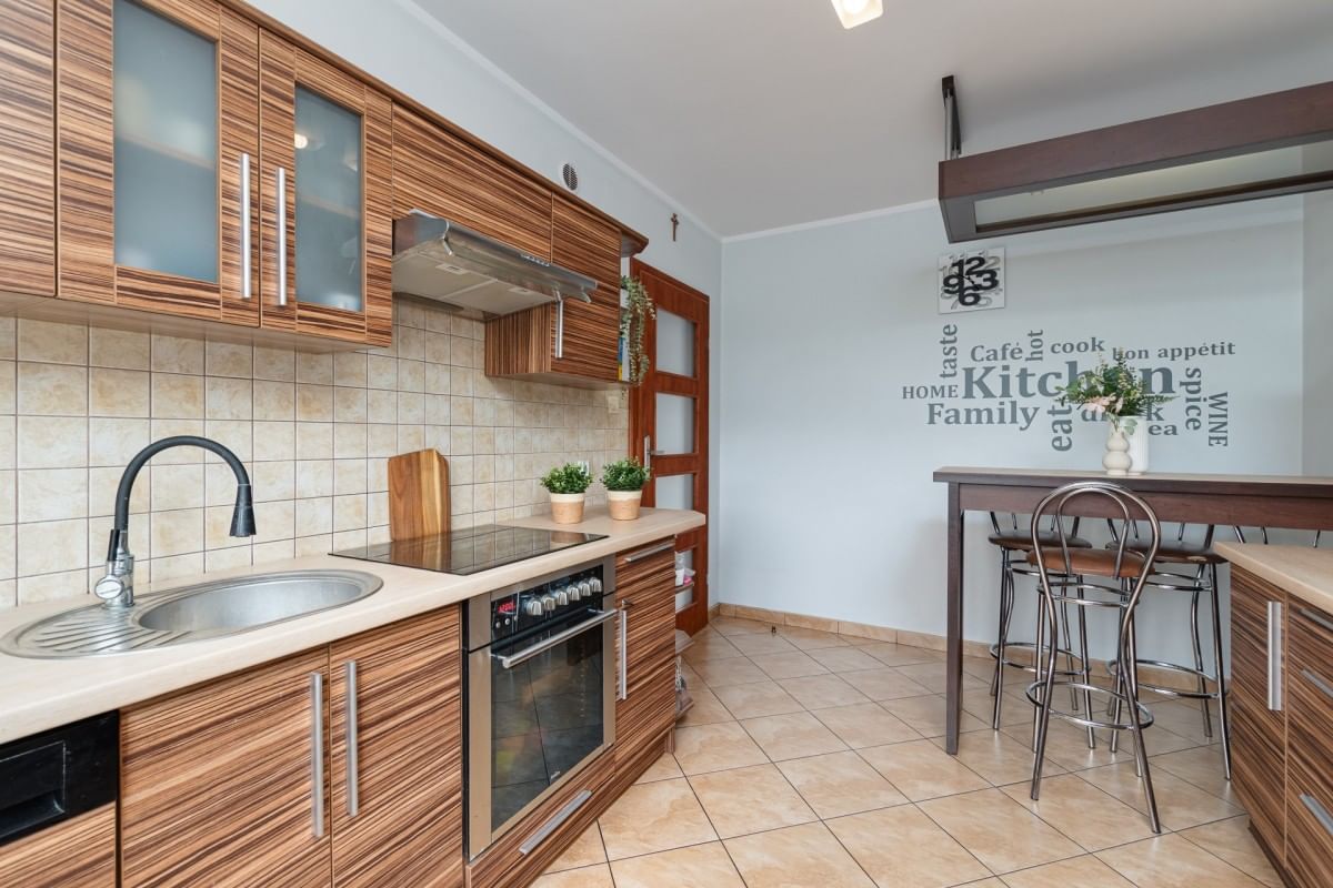 Dom 4 pokojowe na Sprzedaż