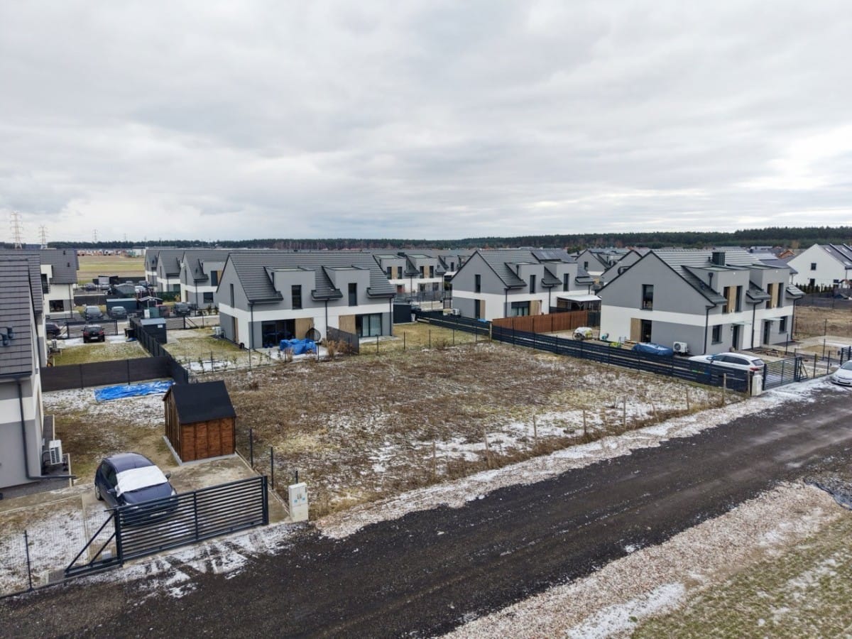 Działka  pokojowe na Sprzedaż