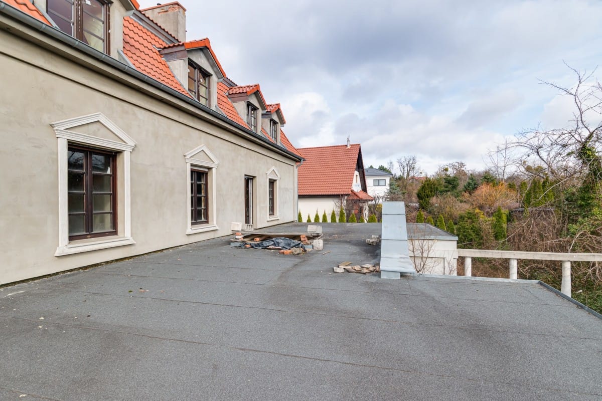 Dom 52 pokojowe na Sprzedaż