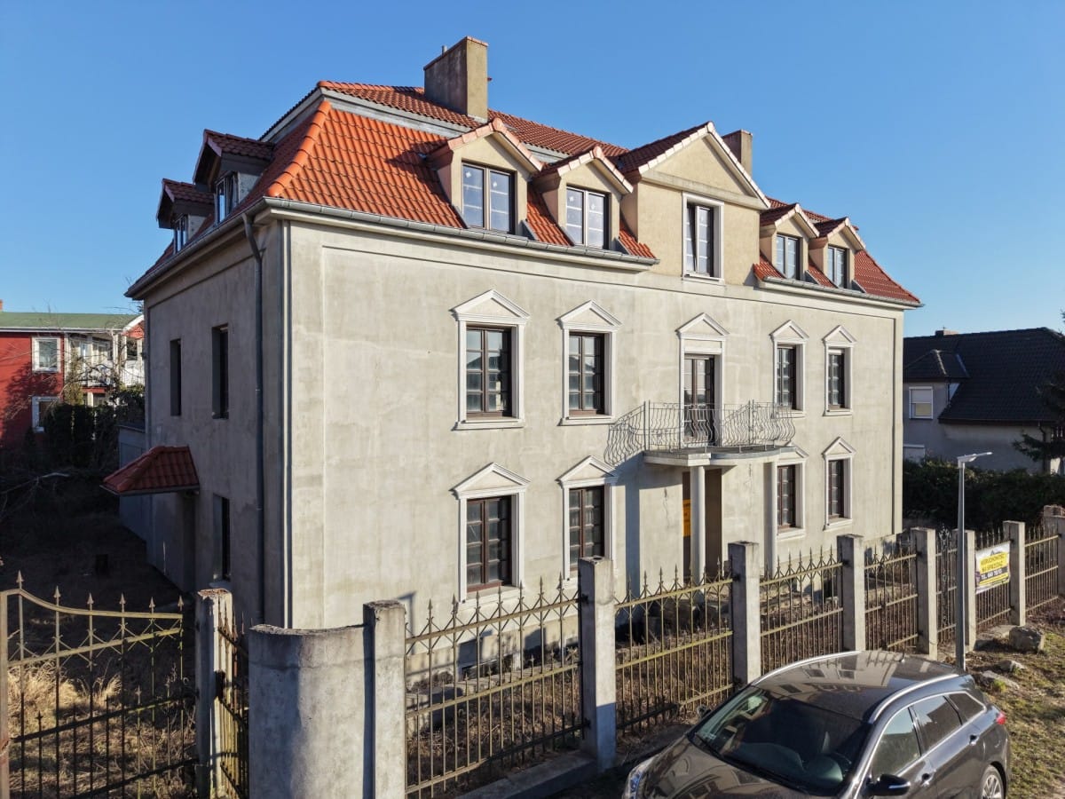 Dom 52 pokojowe na Sprzedaż