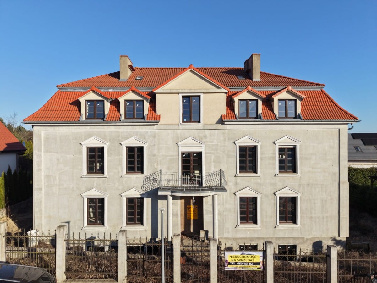 Dom 52 pokojowe na Sprzedaż