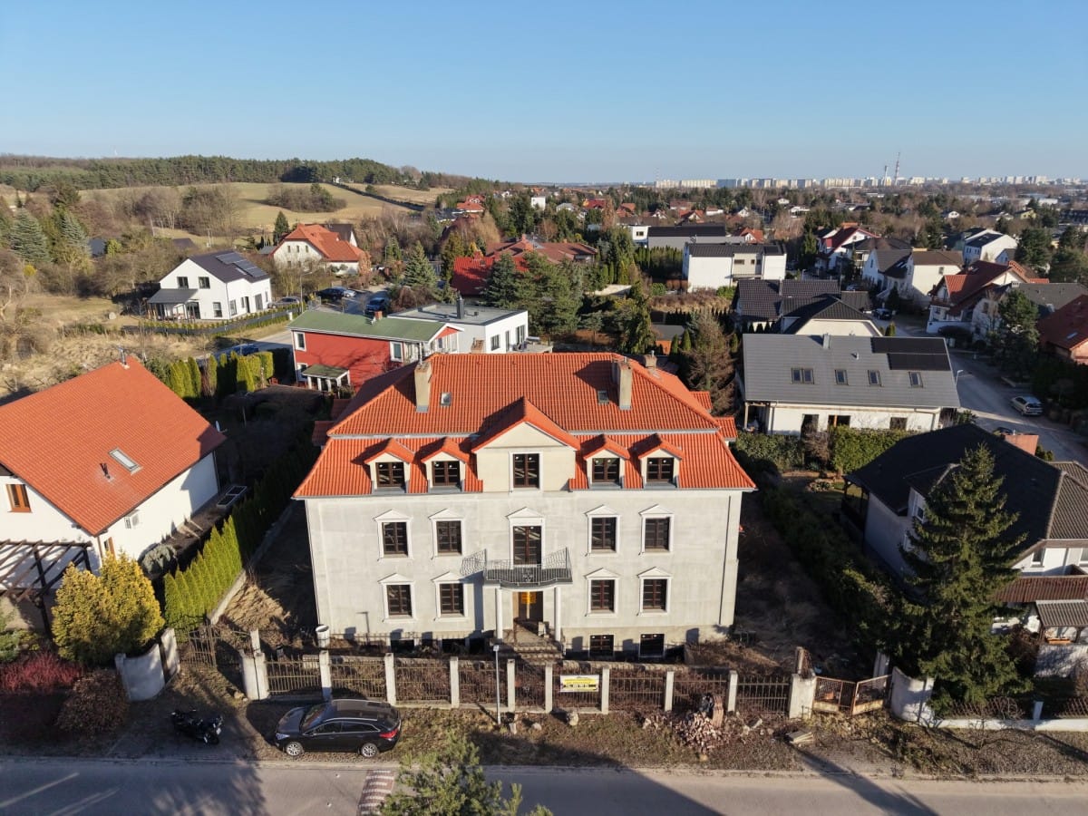 Dom 52 pokojowe na Sprzedaż