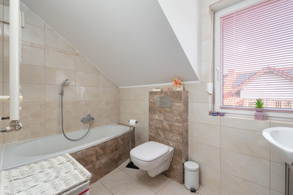 Dom 4 pokojowe na Sprzedaż