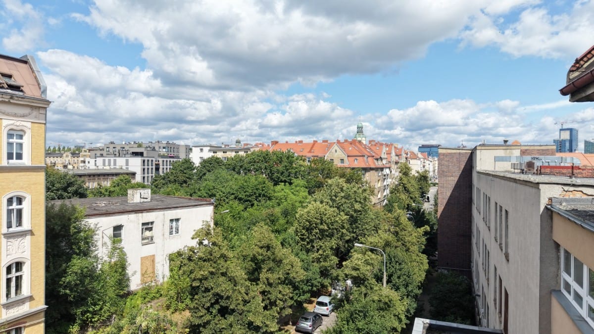 Mieszkanie 9 pokojowe na Sprzedaż