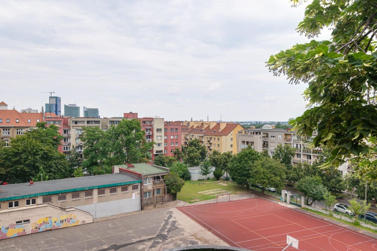 Mieszkanie 9 pokojowe na Sprzedaż