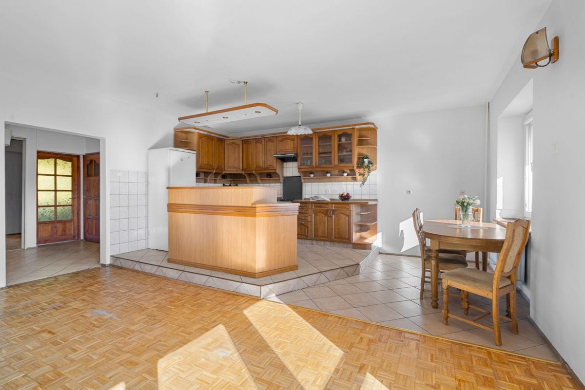 Mieszkanie 4 pokojowe na Sprzedaż