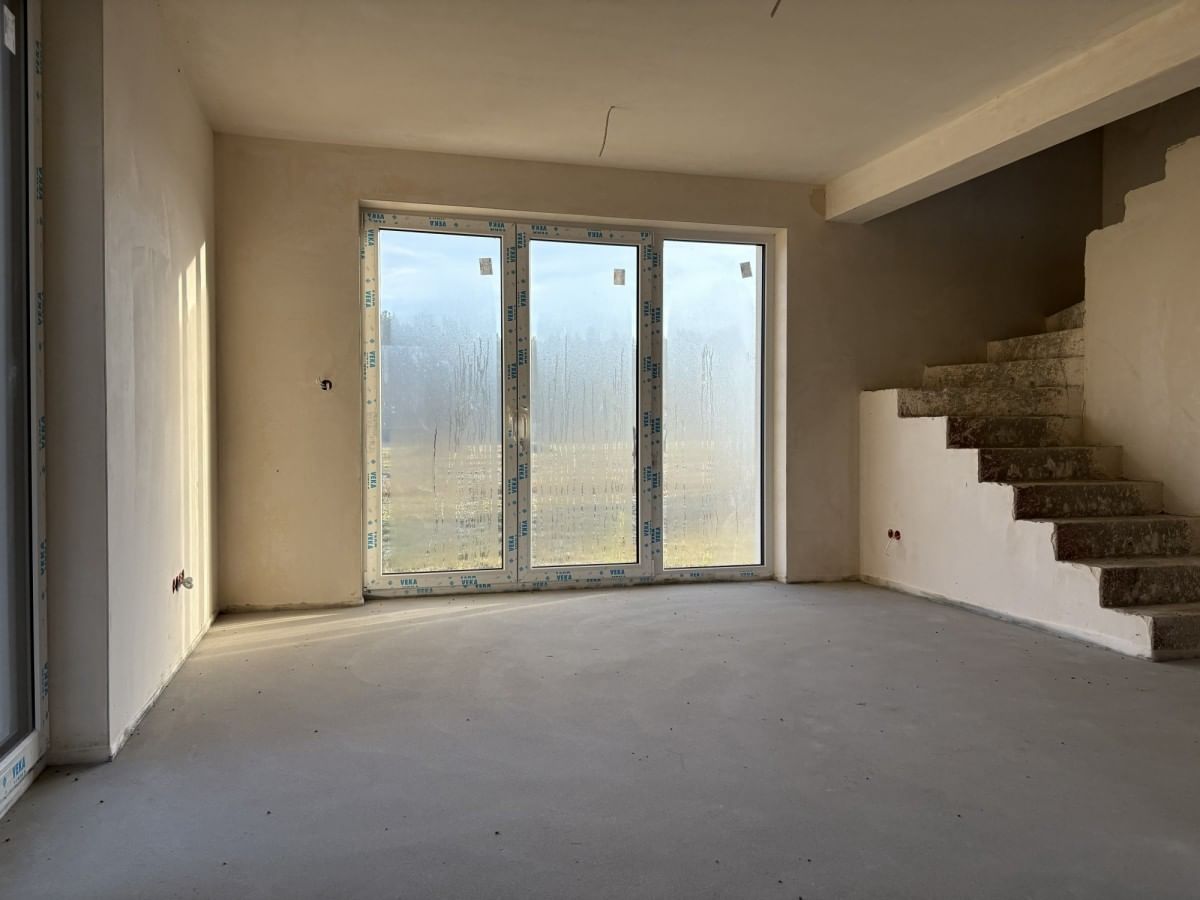 Dom 5 pokojowe na Sprzedaż