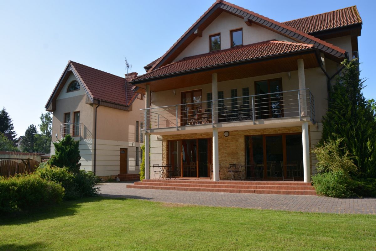 Dom 21 pokojowe na Sprzedaż