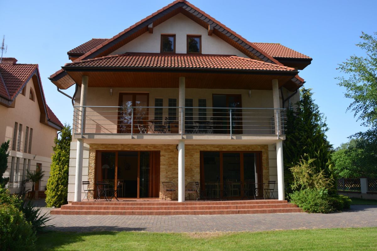 Dom 21 pokojowe na Sprzedaż