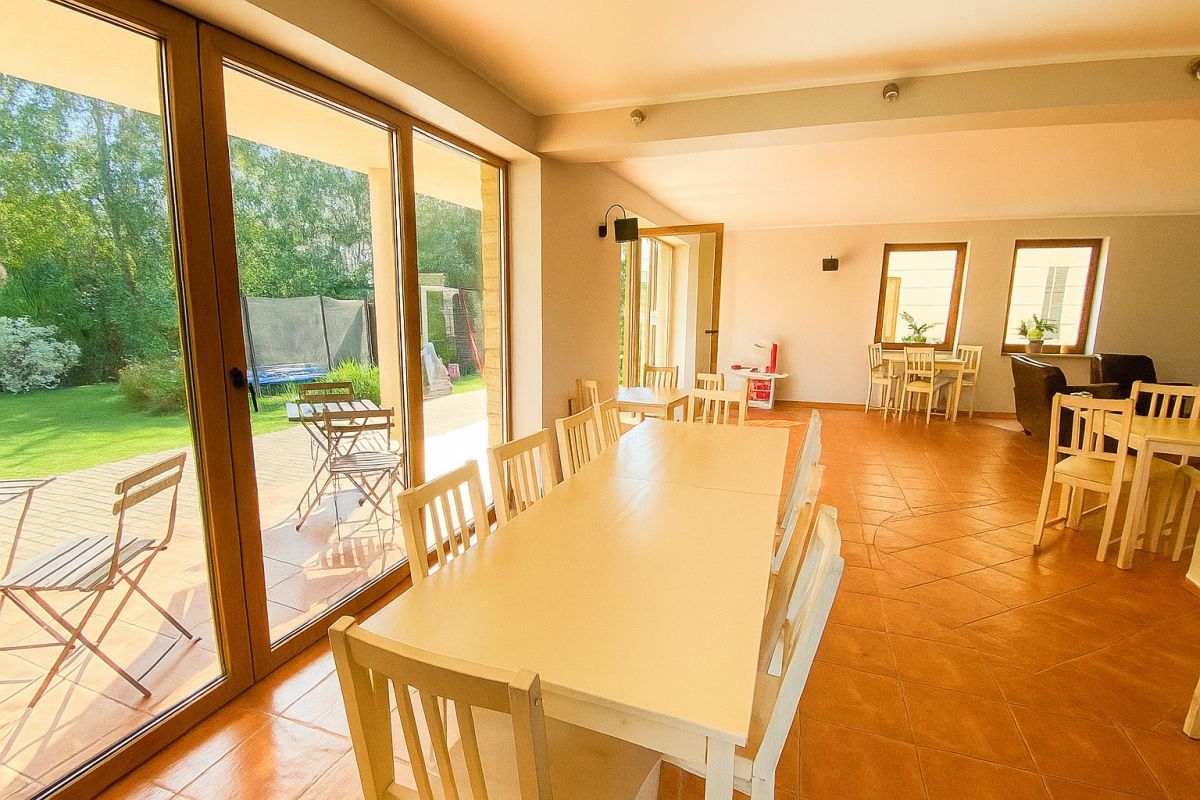 Dom 21 pokojowe na Sprzedaż