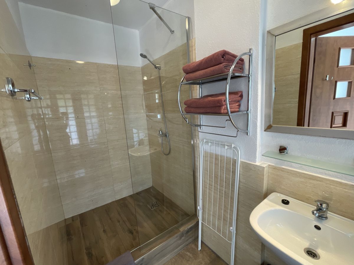 Dom 21 pokojowe na Sprzedaż