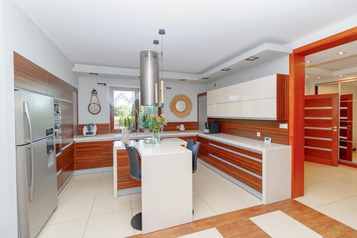 Dom 7 pokojowe na Sprzedaż