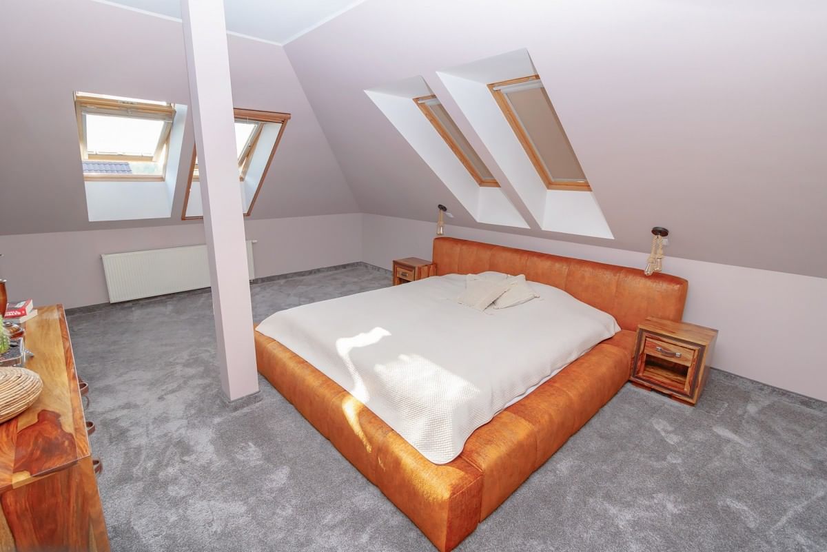 Dom 7 pokojowe na Sprzedaż