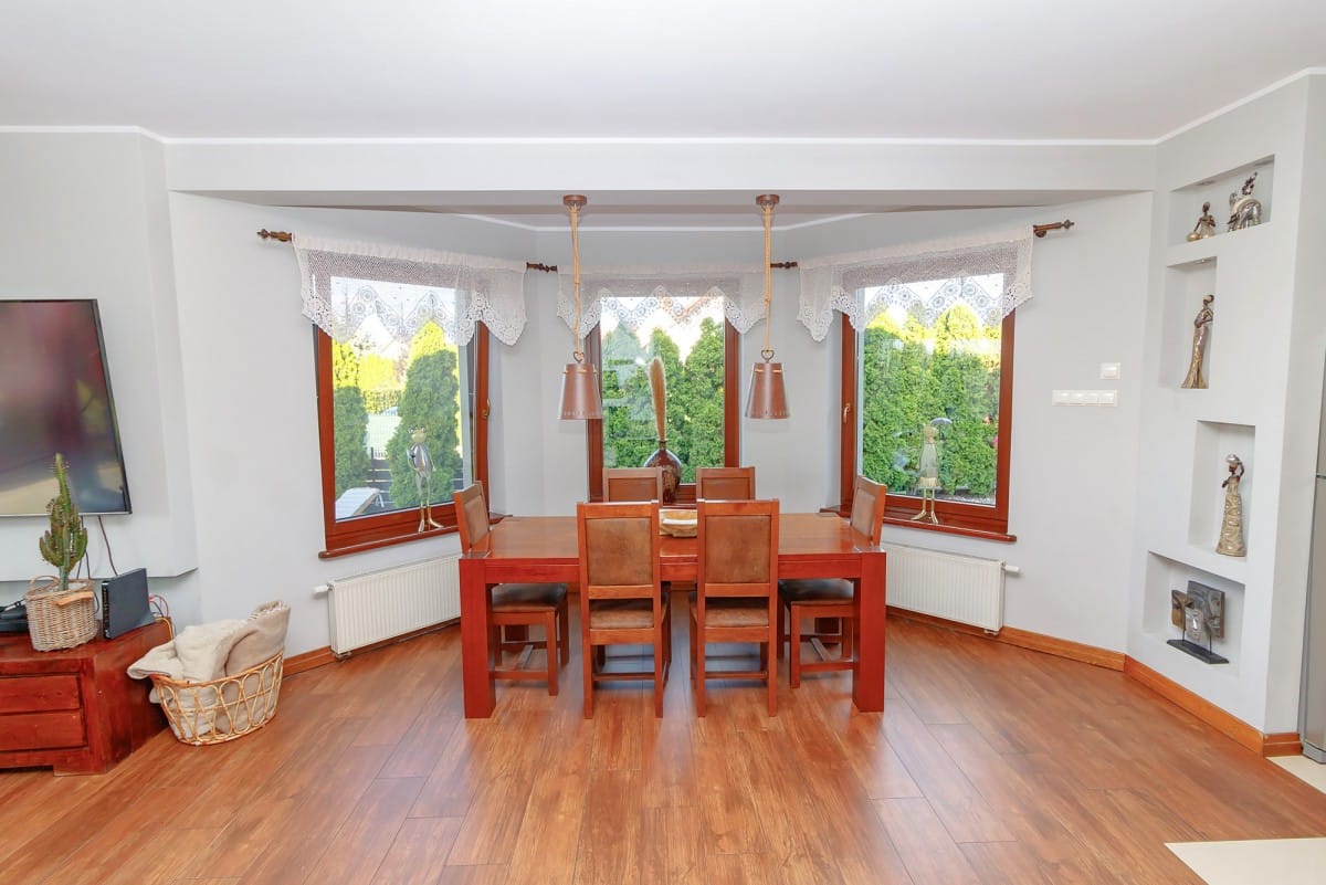 Dom 7 pokojowe na Sprzedaż