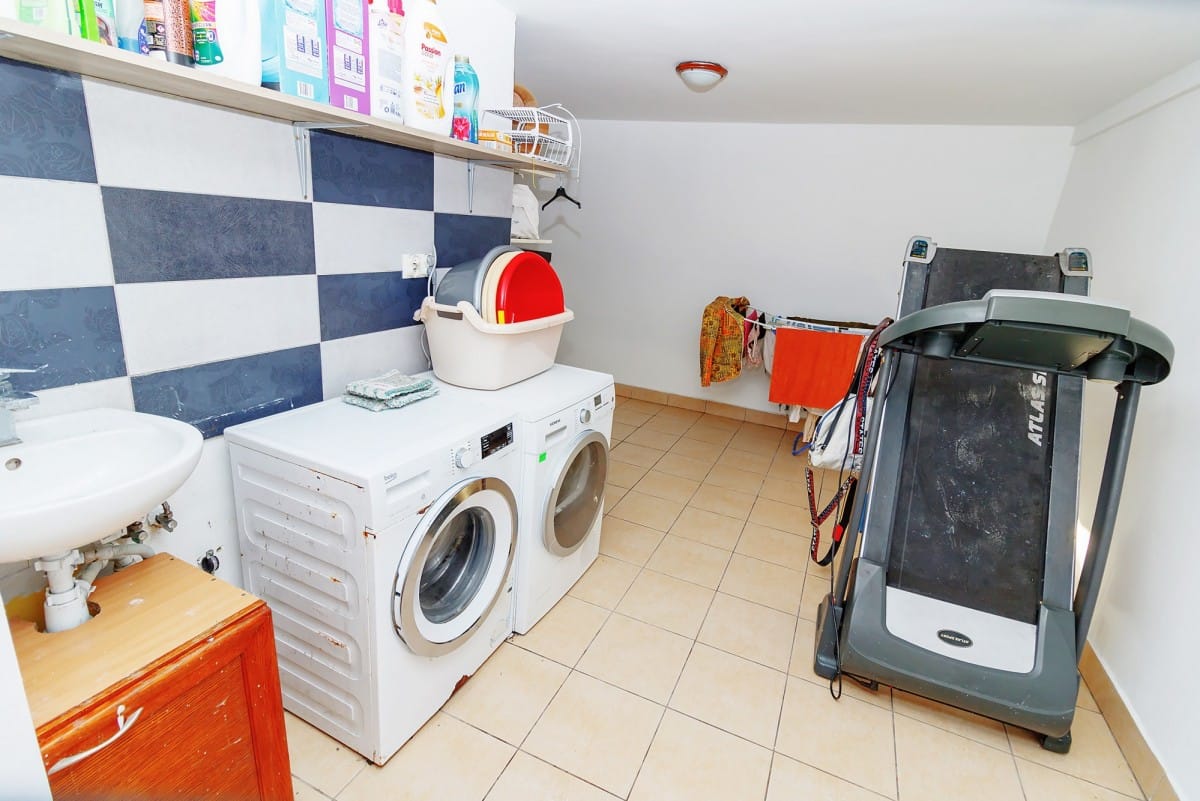 Dom 7 pokojowe na Sprzedaż