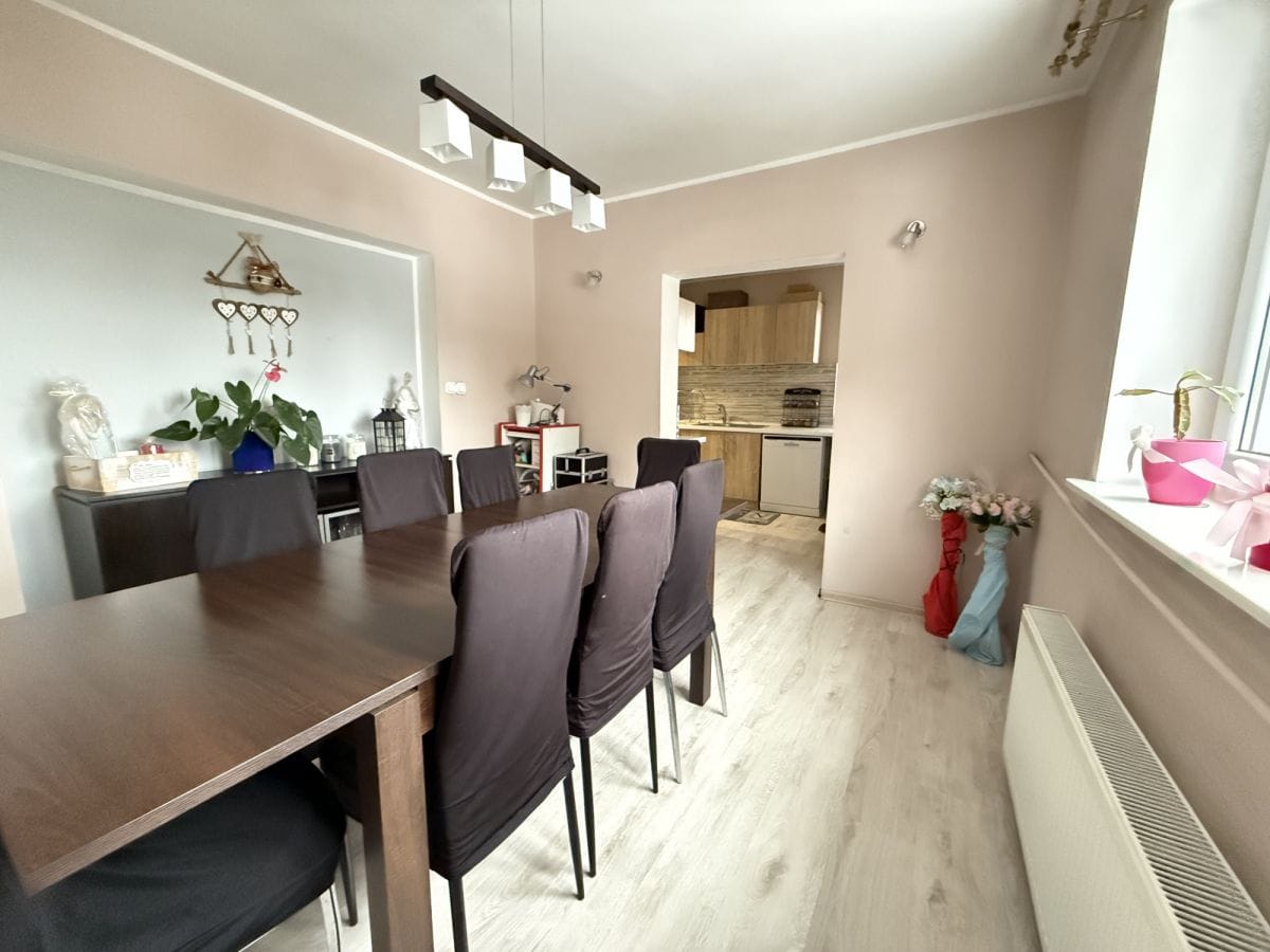 Dom 7 pokojowe na Sprzedaż