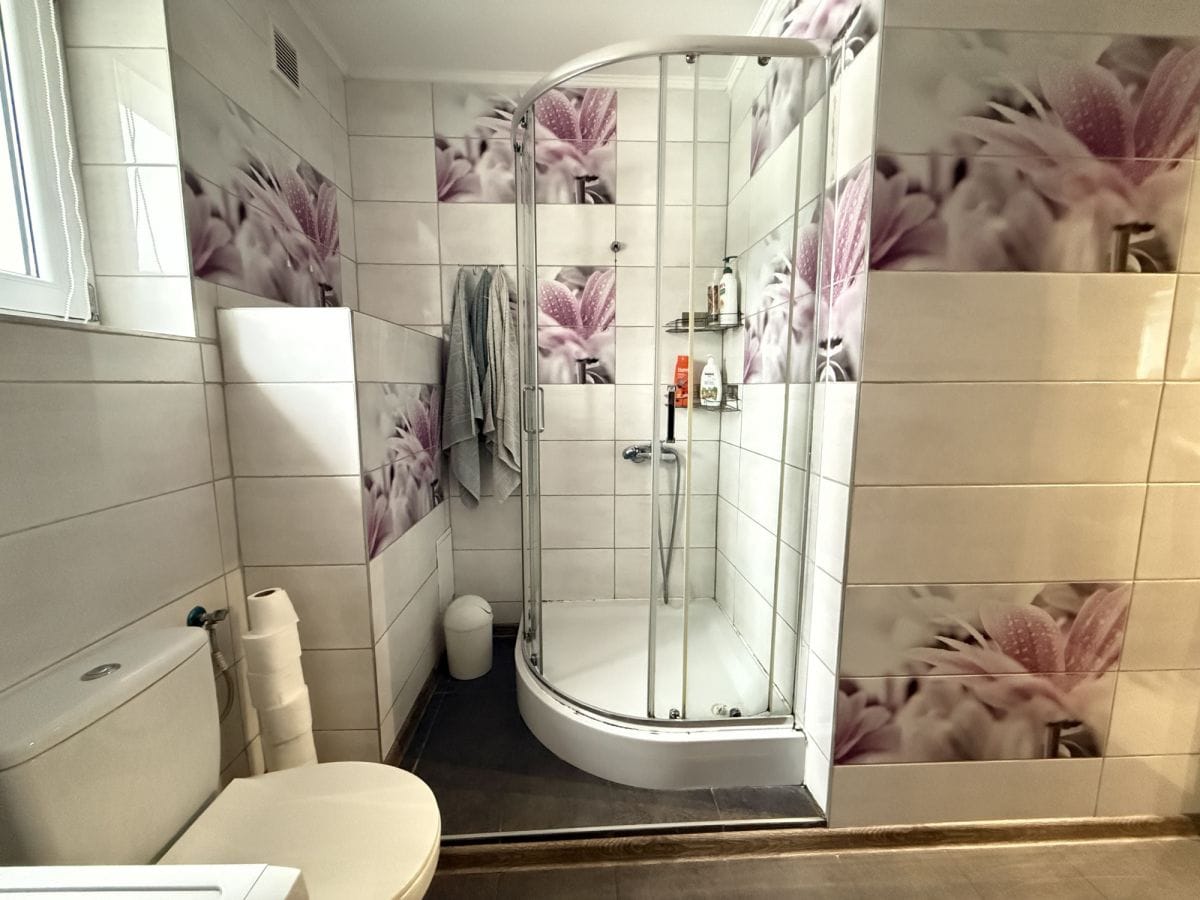 Dom 7 pokojowe na Sprzedaż