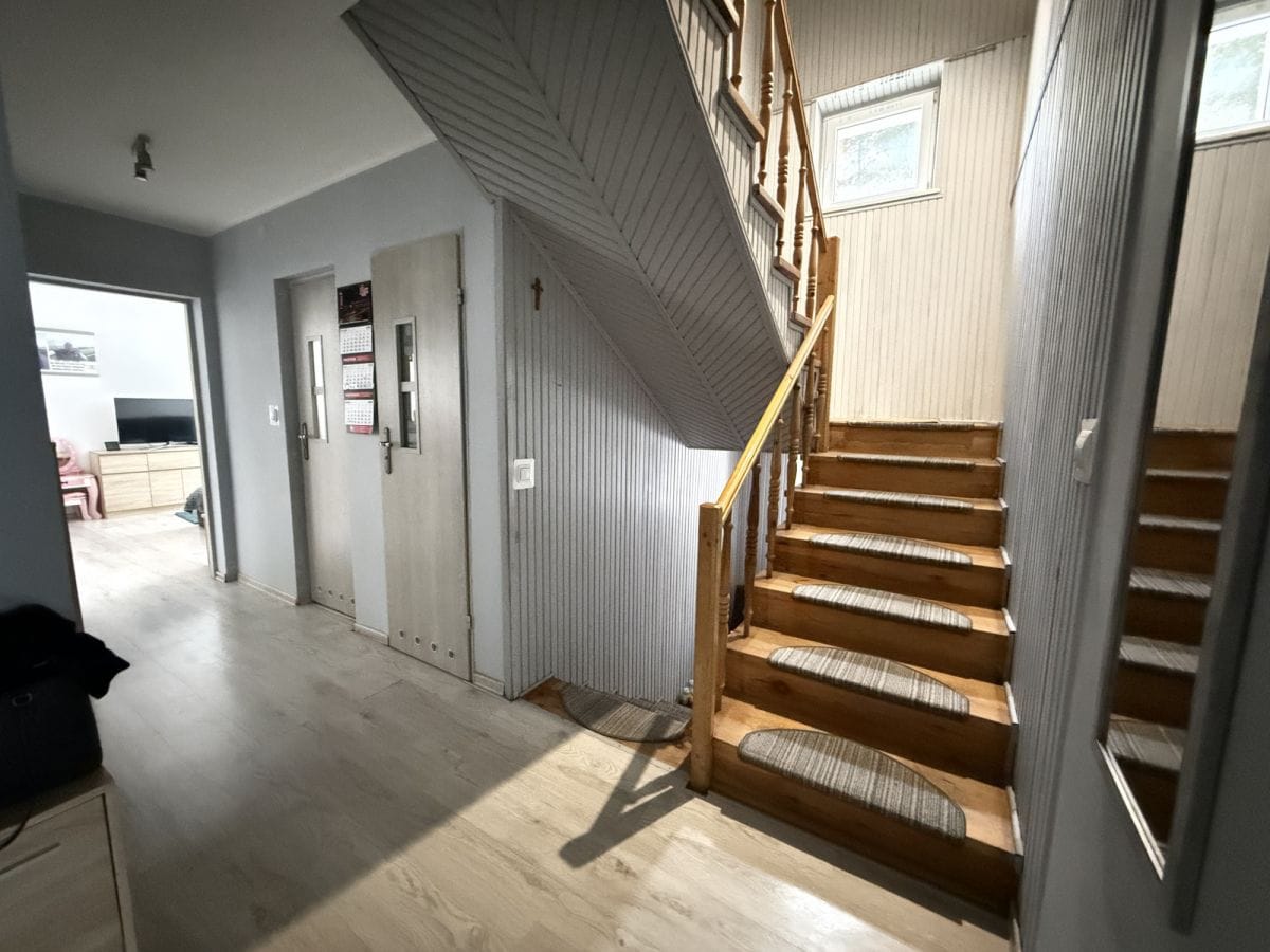 Dom 7 pokojowe na Sprzedaż